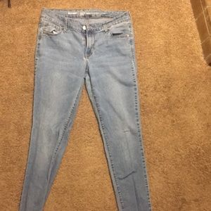 Light wash skinny jeans